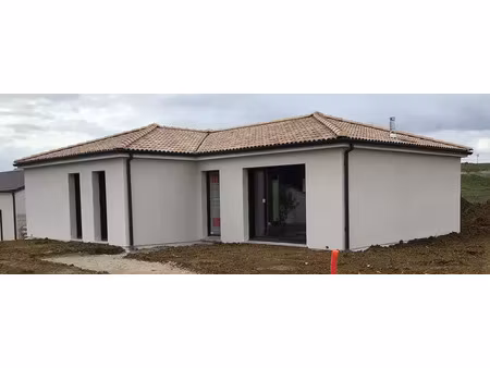 location maison 4 pièces 86 m² à castres-gironde (33640)