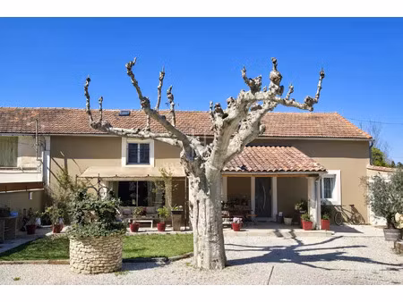 vente maison 8 pièces 209 m² mollégès (13940)