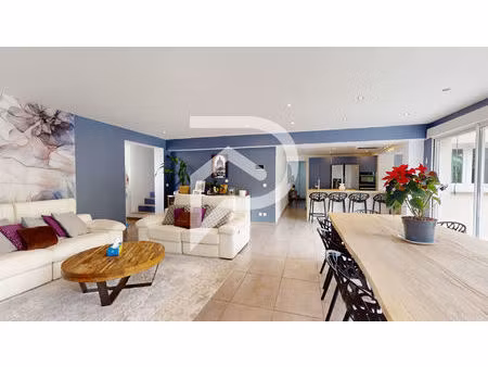 a vendre maison verneuil sur seine 7 pièce(s) 243 m2