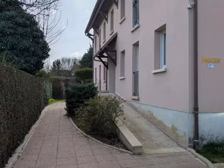 location appartement 1 pièce 32 m² à epernon (28230)  685 €