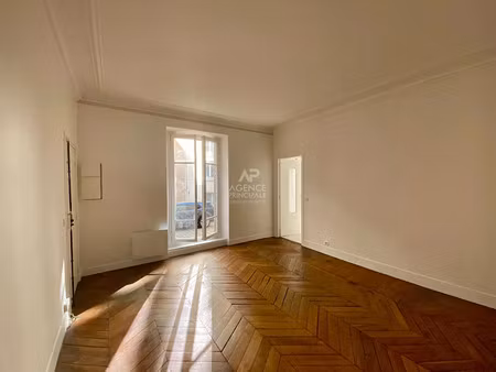 location appartement 1 pièce 29.16 m² à versailles (78000)  865 €