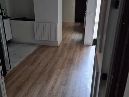 location appartement 2 pièces 40 m² à massy (91300)  850 €