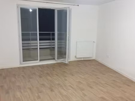 location appartement 3 pièces 60 m² à mantes-la-ville (78711)  1 080 €