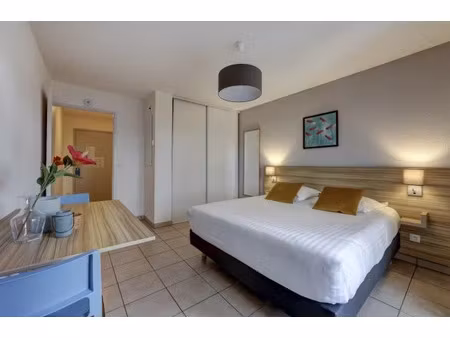 location meublée appartement 1 pièce 20 m² à divonne-les-bains (01220)  1 110 €