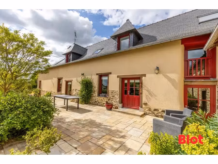 vente demeure d'exception piscine à ossé (35410) : à vendre piscine / 330m² ossé