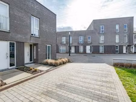 appartement duplex 2 chambres avec terrasse et jardin