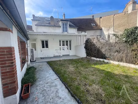 location maison 4 pièces 104 m² à chateauroux (36000)  890 €