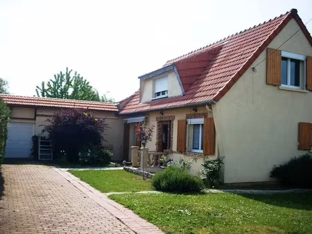 location maison 6 pièces 156 m² à homblières (02720)  900 €