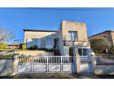 location maison  m² t-3 à esperce  800 €