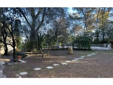 location maison  131.95 m² t-5 à nîmes  1 700 €