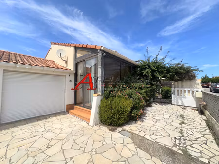 villa de plain-pied de type t4 entre plage et village