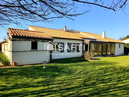 vente maison piscine à vouillé (79230) : à vendre piscine / 162m² vouillé