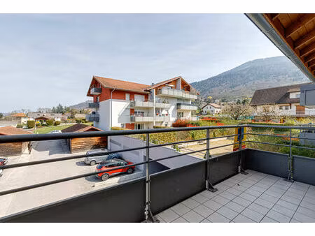 appartement 2 pièces 43m² à saint-cergues - rénové à neuf