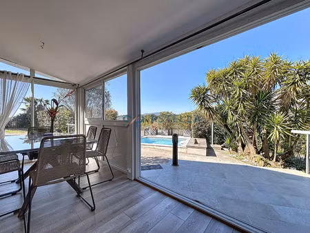 maison avec dépendances et piscine