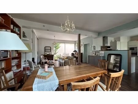 le bouscat - échoppe double en pierre rénovée de 134 m² avec patio intérieur et terrasse