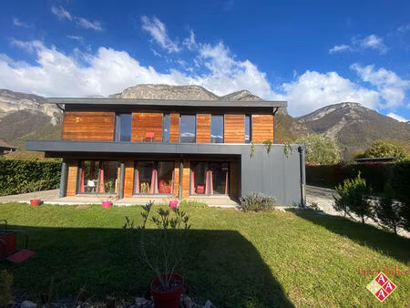 exclusivité maison d'architecte à lumbin 151 m2 au calme vue belledonne et chartreuse