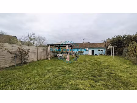 charmante maison avec jardin et garages