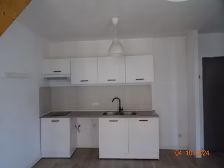 location appartement 3 pièces 43 m² à roquevaire (13360)  711 €