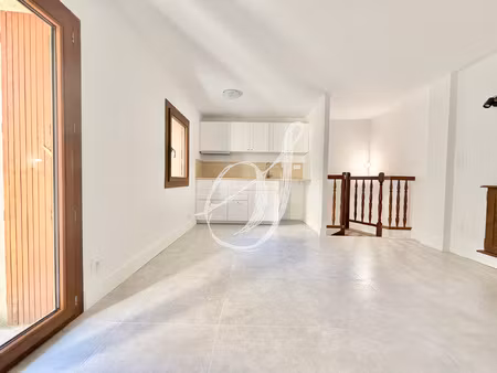 maison de village de type 3  comprenant 1 chambre & 1 bureau