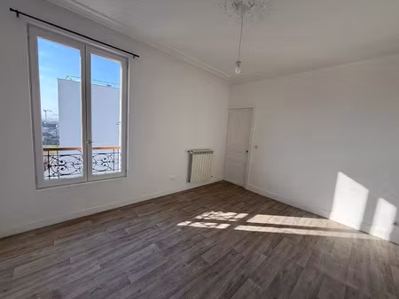 charmant t2 de 40 71 m² au dernier étage – gagny  proche gare rer