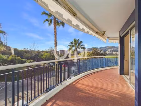 residence sécurisée avec piscine