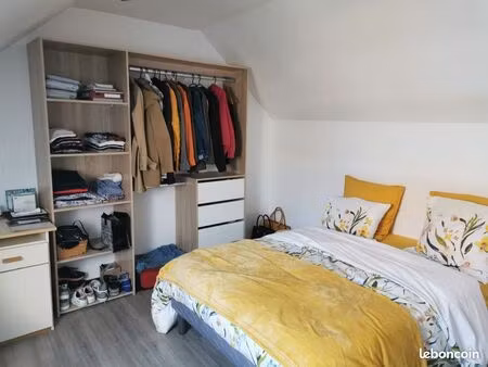 studio meuble charges comprises