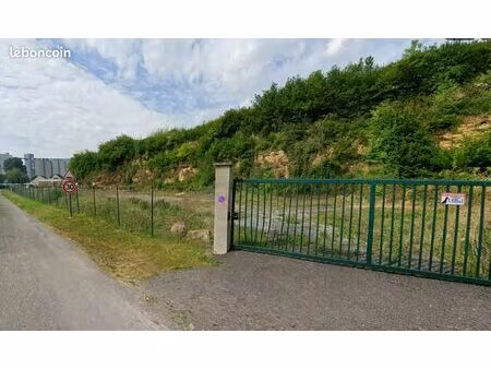 location de terrain 3100m2