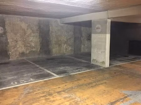 belle place de parking pour scooter ou moto  paris 10  m° louis blanc