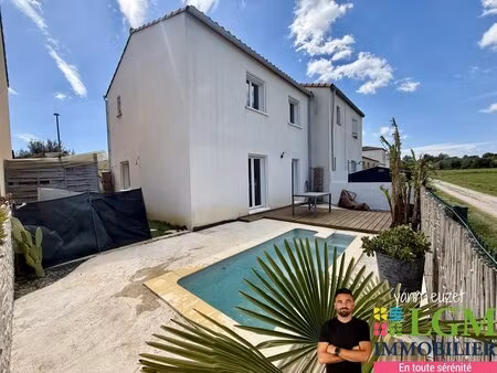 maison récente à la campagne avec piscine et vue dégagée
