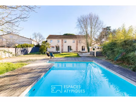 ancienne bergerie et son jardin avec piscine
