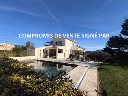 vente maison 9 pièces 206 m² ollioules (83190)