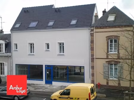 location commerce 102 m²