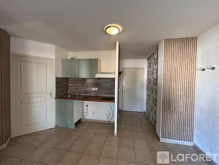 roquebrune sur argens location appartement t2 parking