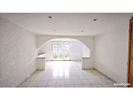 maison divisée en deux appartements