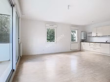 location appartement 3 pièces à quimper (29000) : à louer 3 pièces / 65m² quimper