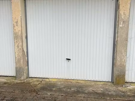 garage/box rue foch