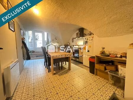 t2 avec terrasse à proximité des commerces