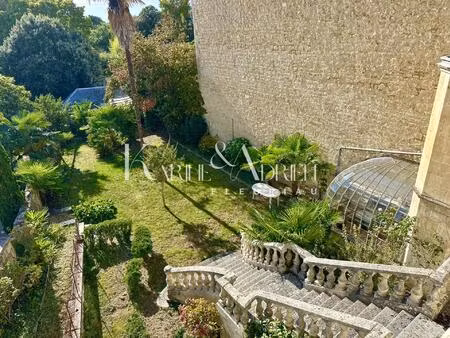 charme et authenticité pour cette maison bourgeoise de centre ville