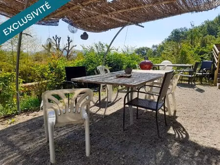 ensemble immobilier en plein centre de forcalquier