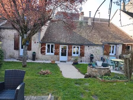 longère de 136 m² avec grange  cour et jardin de 824 m²
