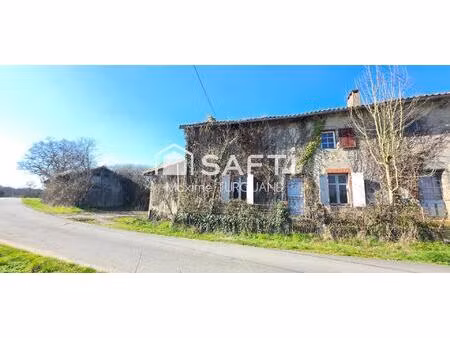 longère à rénover 150m²  2100m² de terrain avec dépendances.