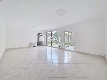 maison de ville avec jardin  proche coeur de ville