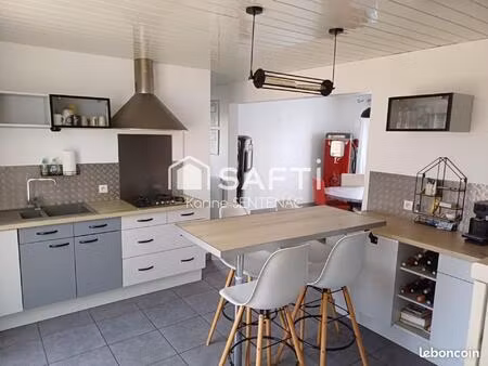 belle propriété calme avec terrasse pouvant accueillir un jacuzzi l'été