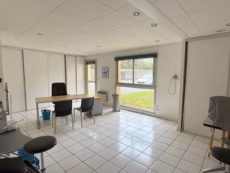 vente bureaux et commerces à lamballe (22400) : à vendre / 81m² lamballe