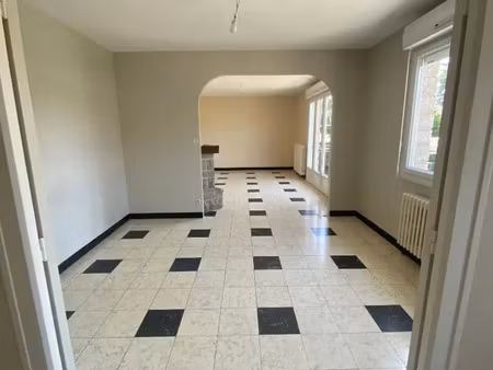 location maison à meslay-du-maine (53170) : à louer / 104m² meslay-du-maine