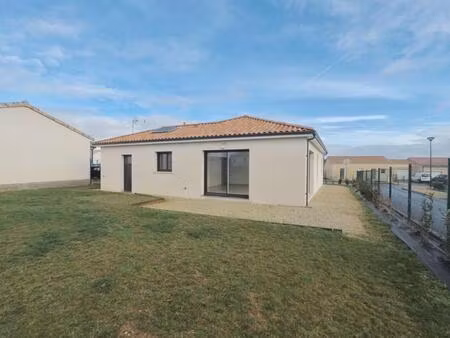 location maison 4 pièces 90m² vouneuil sous biard 86580