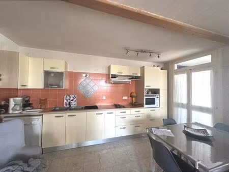 la grande motte : beau t3 avec cave  quartier prisé à pieds des commerces et des plages po