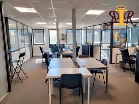 local commercial/ bureaux 102m² avec mobilier libre immédiatem