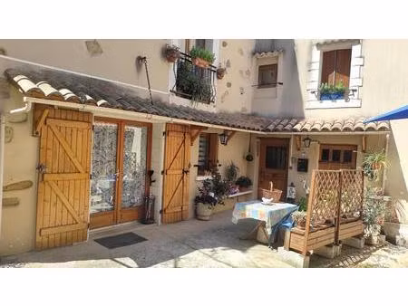 ensemble de 2 maisons 9 pièces