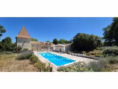 domaine du 18 ème avec ses 8 ha en quercy blanc